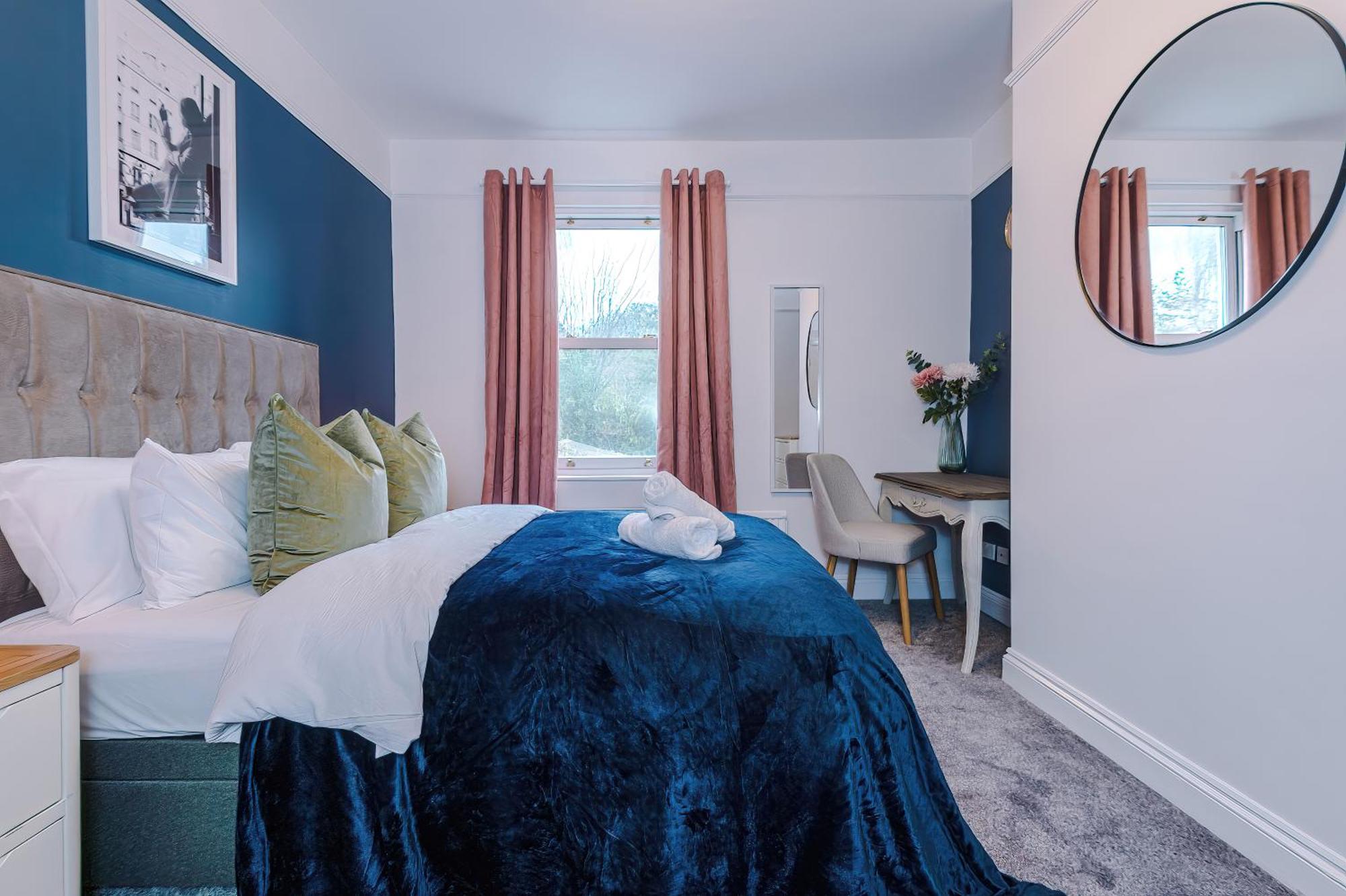 Incredible - Five Bedroom - 7 Actual Beds - 6 Bathroom House By Purestay - Central Bath With Parking Exterior foto