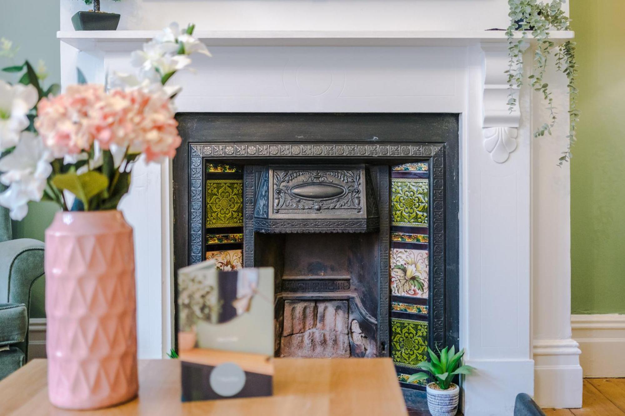 Incredible - Five Bedroom - 7 Actual Beds - 6 Bathroom House By Purestay - Central Bath With Parking Exterior foto