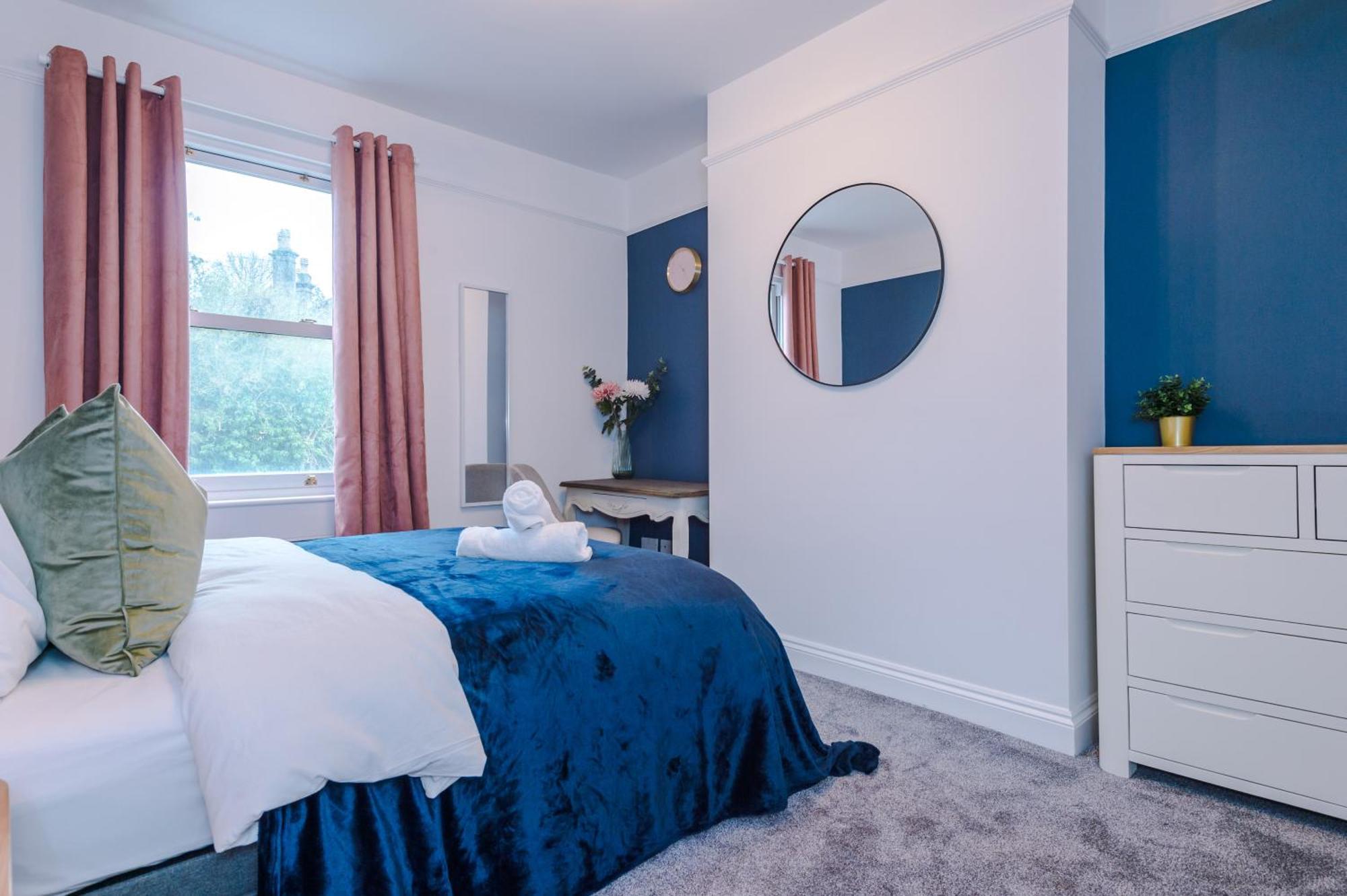 Incredible - Five Bedroom - 7 Actual Beds - 6 Bathroom House By Purestay - Central Bath With Parking Exterior foto