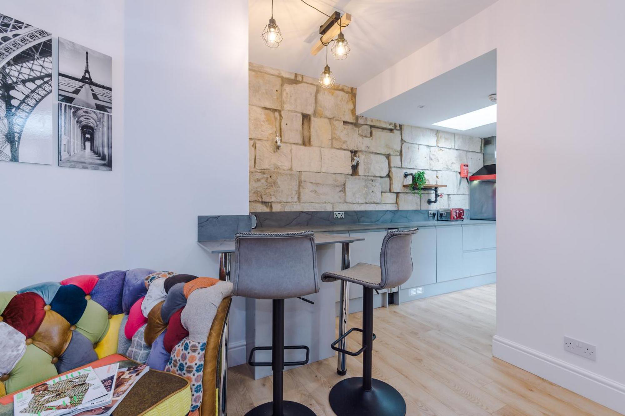Incredible - Five Bedroom - 7 Actual Beds - 6 Bathroom House By Purestay - Central Bath With Parking Exterior foto