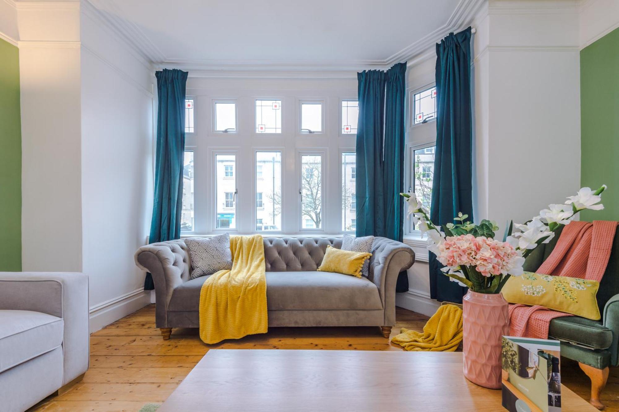 Incredible - Five Bedroom - 7 Actual Beds - 6 Bathroom House By Purestay - Central Bath With Parking Exterior foto