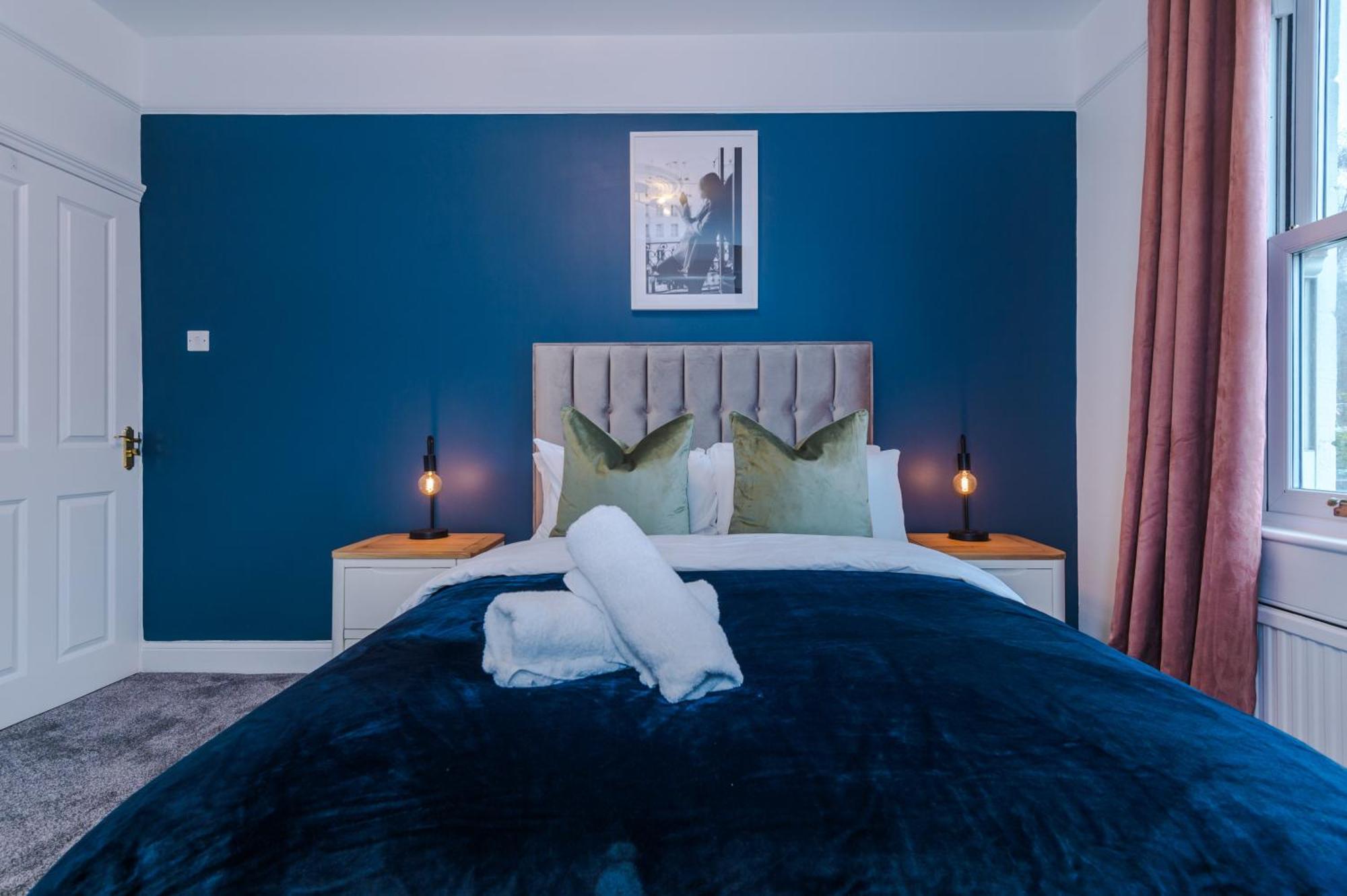 Incredible - Five Bedroom - 7 Actual Beds - 6 Bathroom House By Purestay - Central Bath With Parking Exterior foto