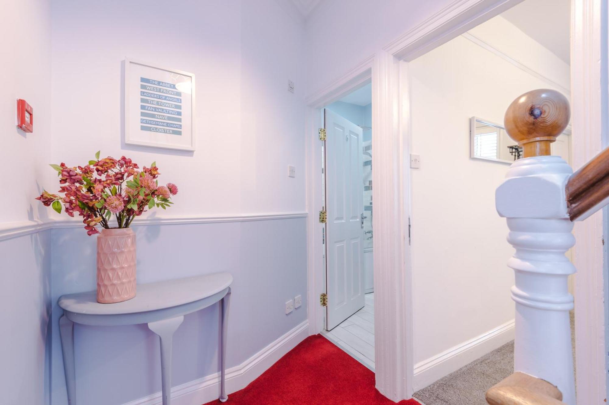 Incredible - Five Bedroom - 7 Actual Beds - 6 Bathroom House By Purestay - Central Bath With Parking Exterior foto